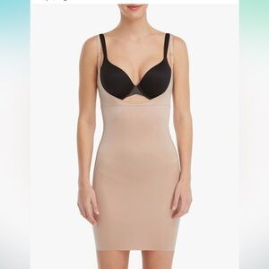 SPANX Shapewear for Women Sculpting, Open Bust Full Slip